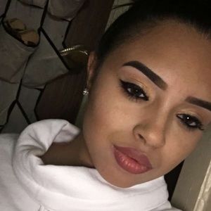 Meet your Posher, Naomi